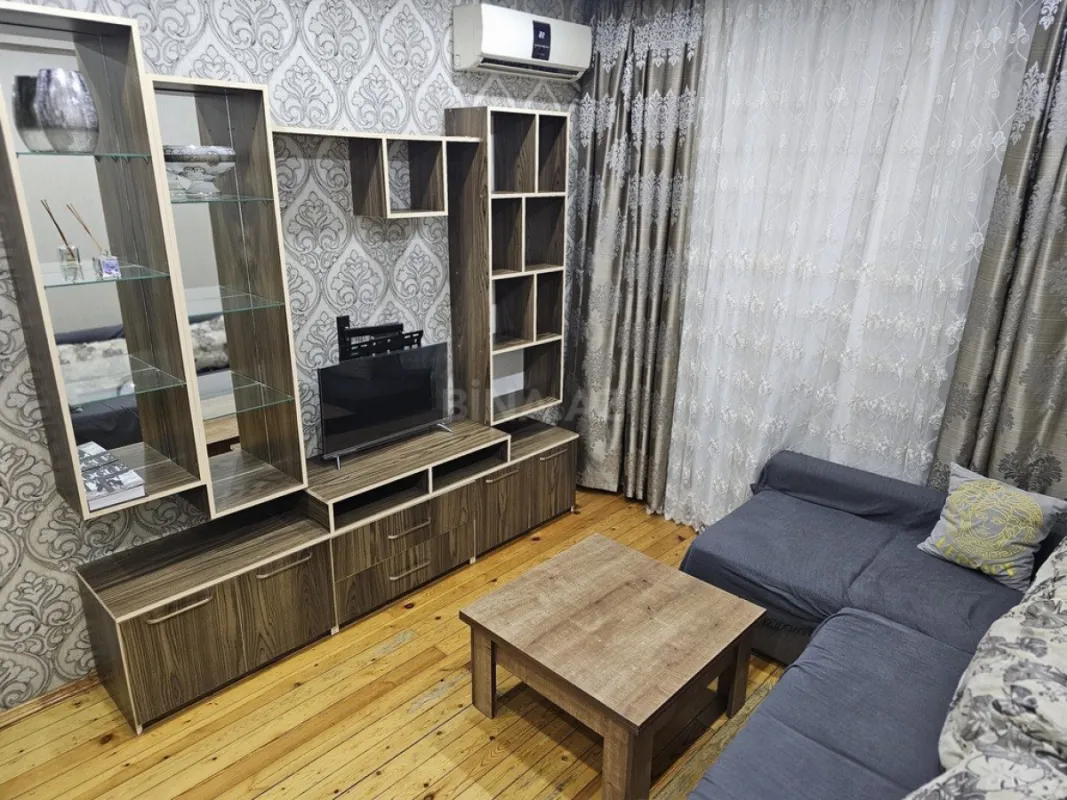 Kirayə verilir 2 otaqlı mənzil 60 m²