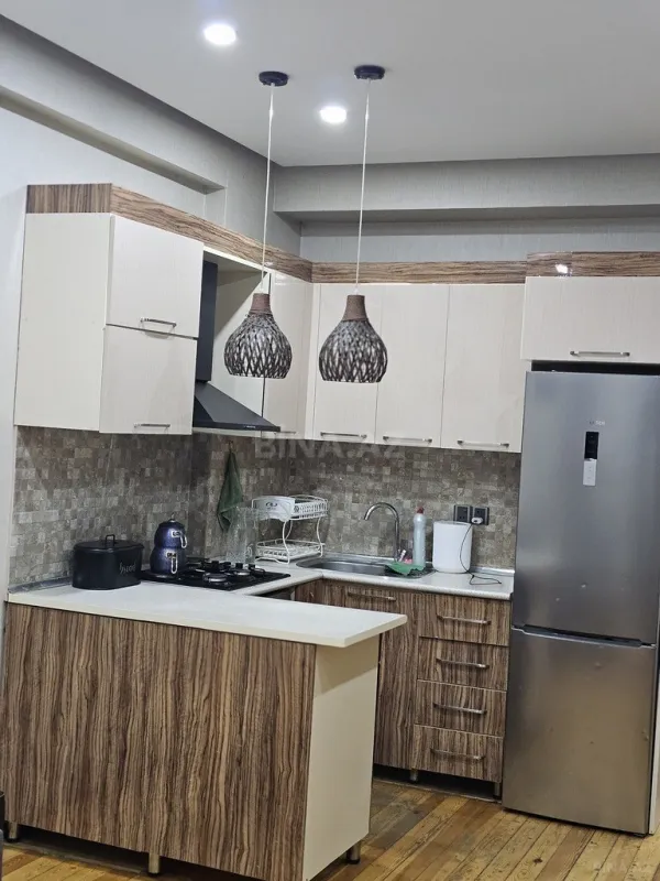Kirayə verilir 2 otaqlı mənzil 60 m²