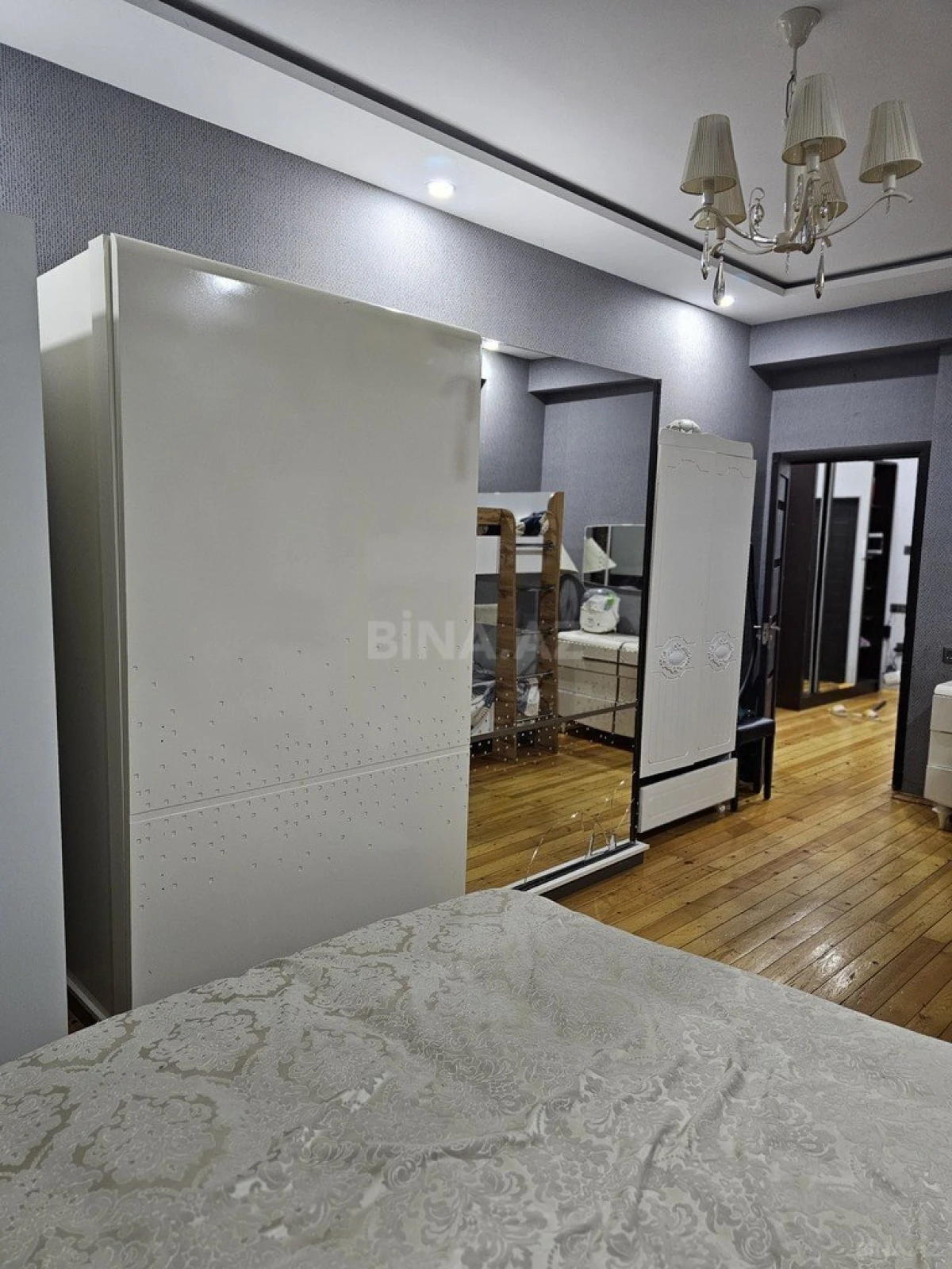 Kirayə verilir 2 otaqlı mənzil 60 m²