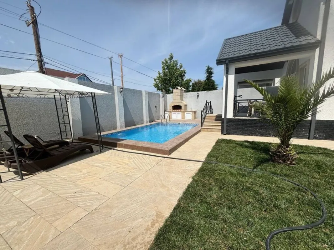 Kirayə verilir 5 otaqlı həyət evi 240 m²