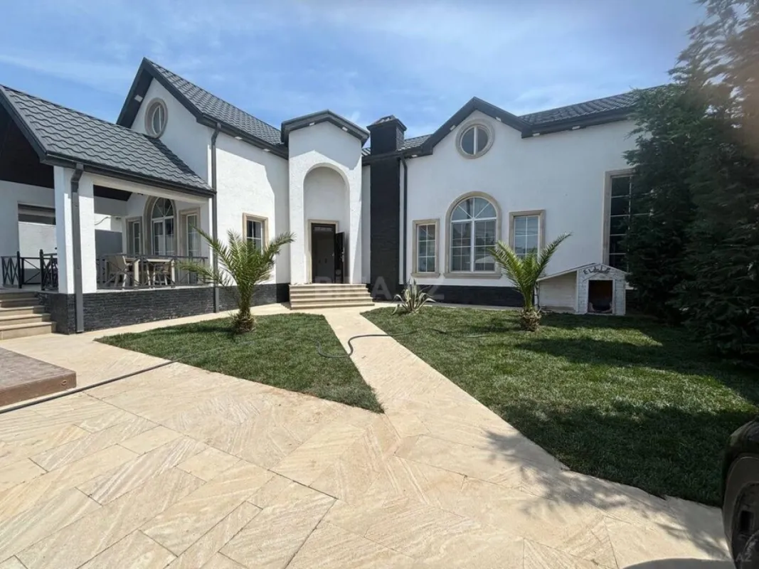 Kirayə verilir 5 otaqlı həyət evi 240 m²