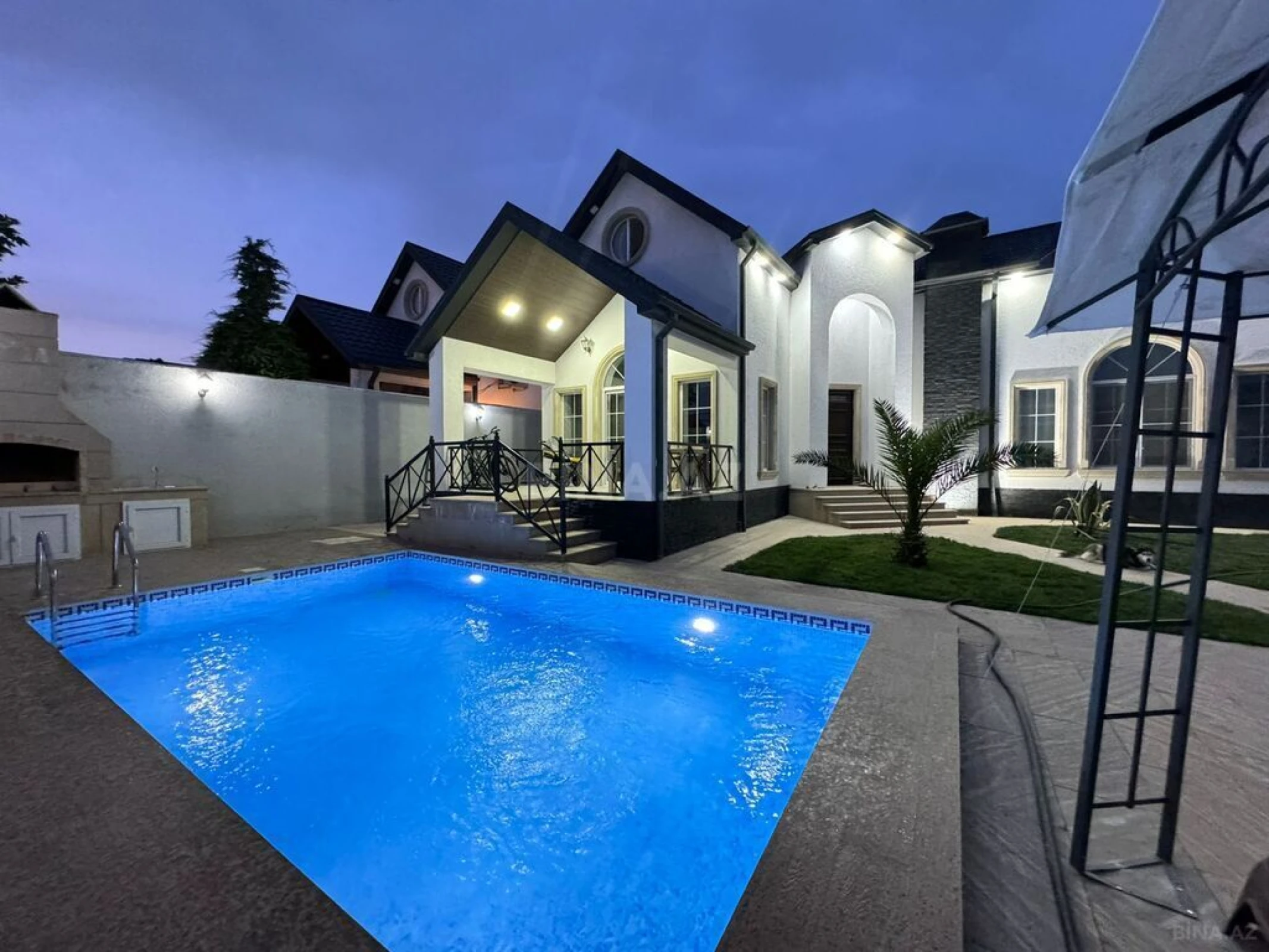 Kirayə verilir 5 otaqlı həyət evi 240 m²