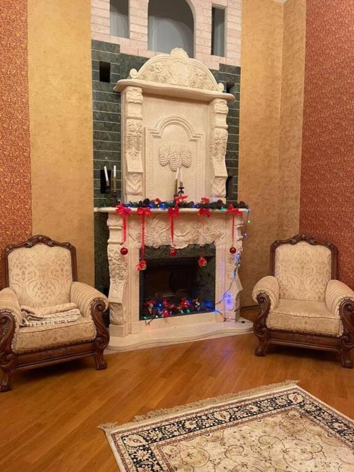 Satılır 12 otaqlı həyət evi 800 m²