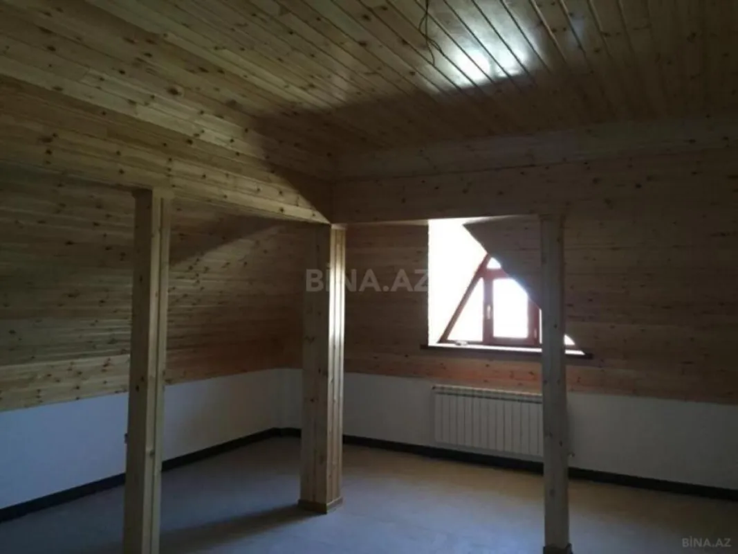 Satılır 12 otaqlı həyət evi 800 m²