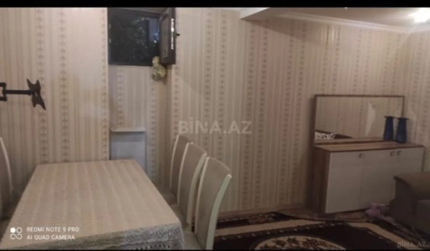 Satılır 6 otaqlı həyət evi 480 m²