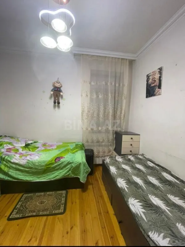 Satılır 6 otaqlı həyət evi 480 m²