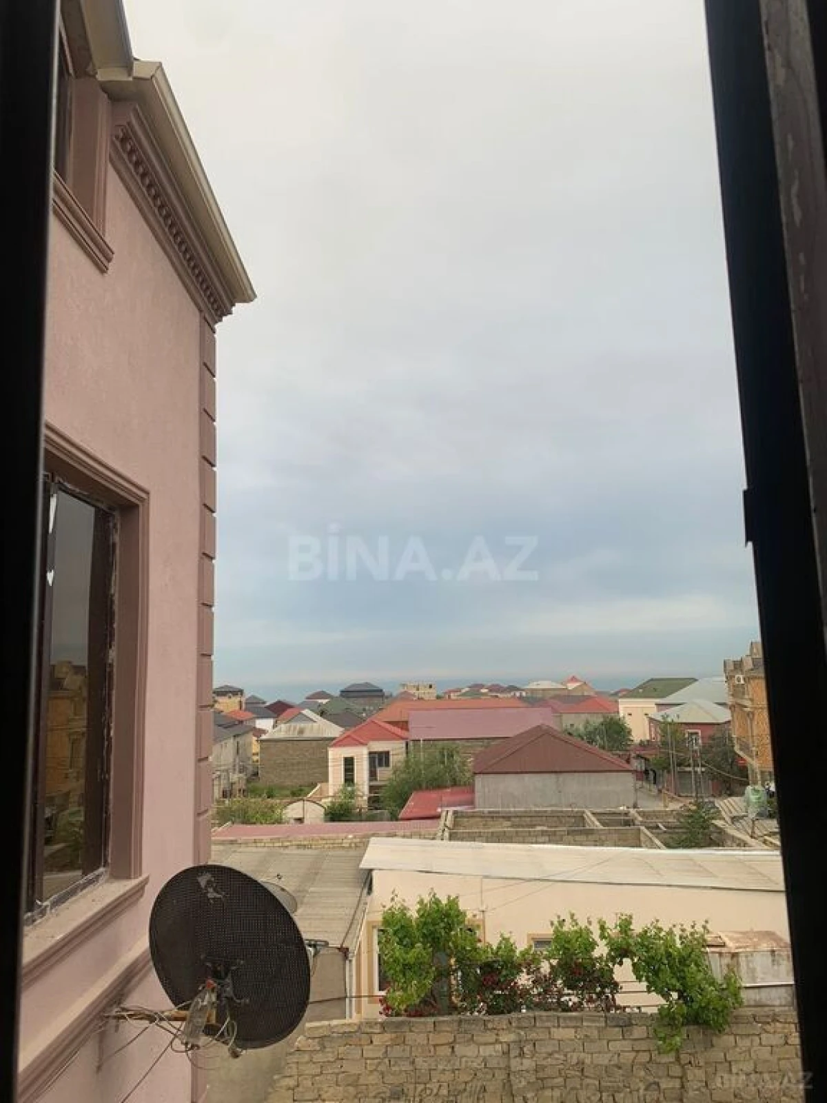 Satılır 6 otaqlı həyət evi 480 m²