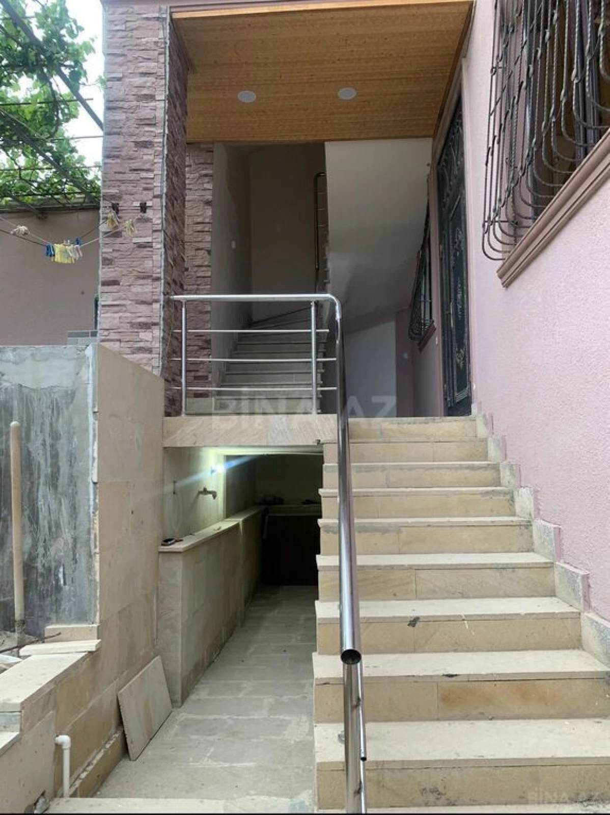 Satılır 6 otaqlı həyət evi 480 m²