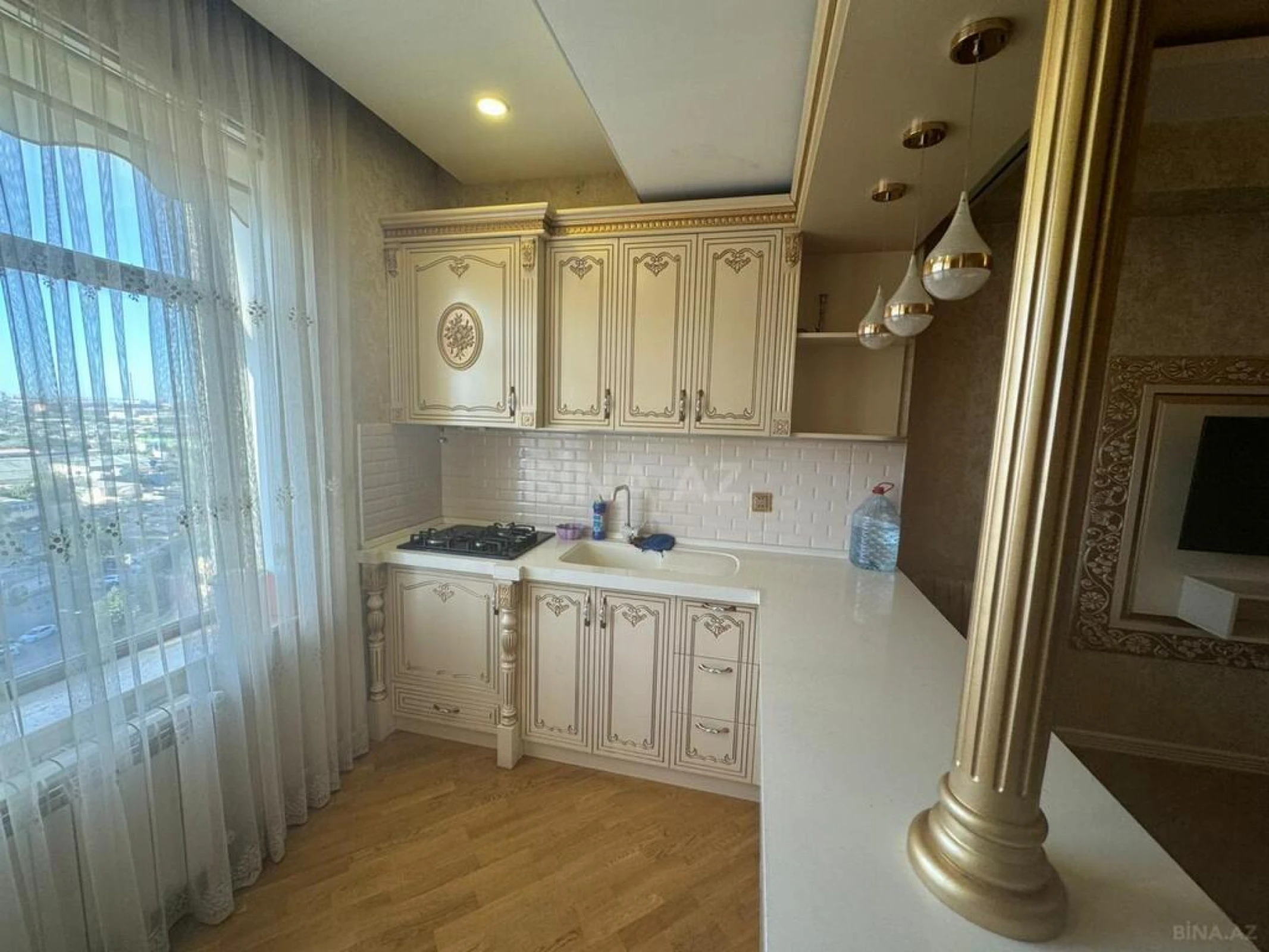 Kirayə verilir 2 otaqlı mənzil 68 m²