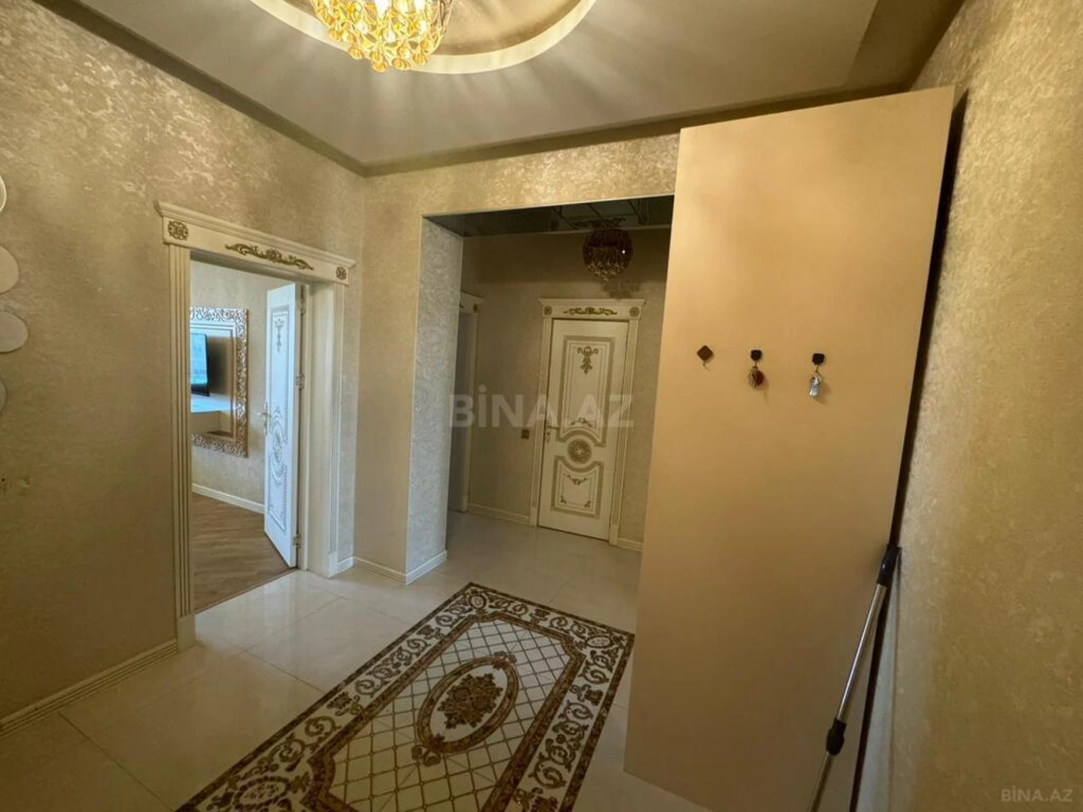 Kirayə verilir 2 otaqlı mənzil 68 m²