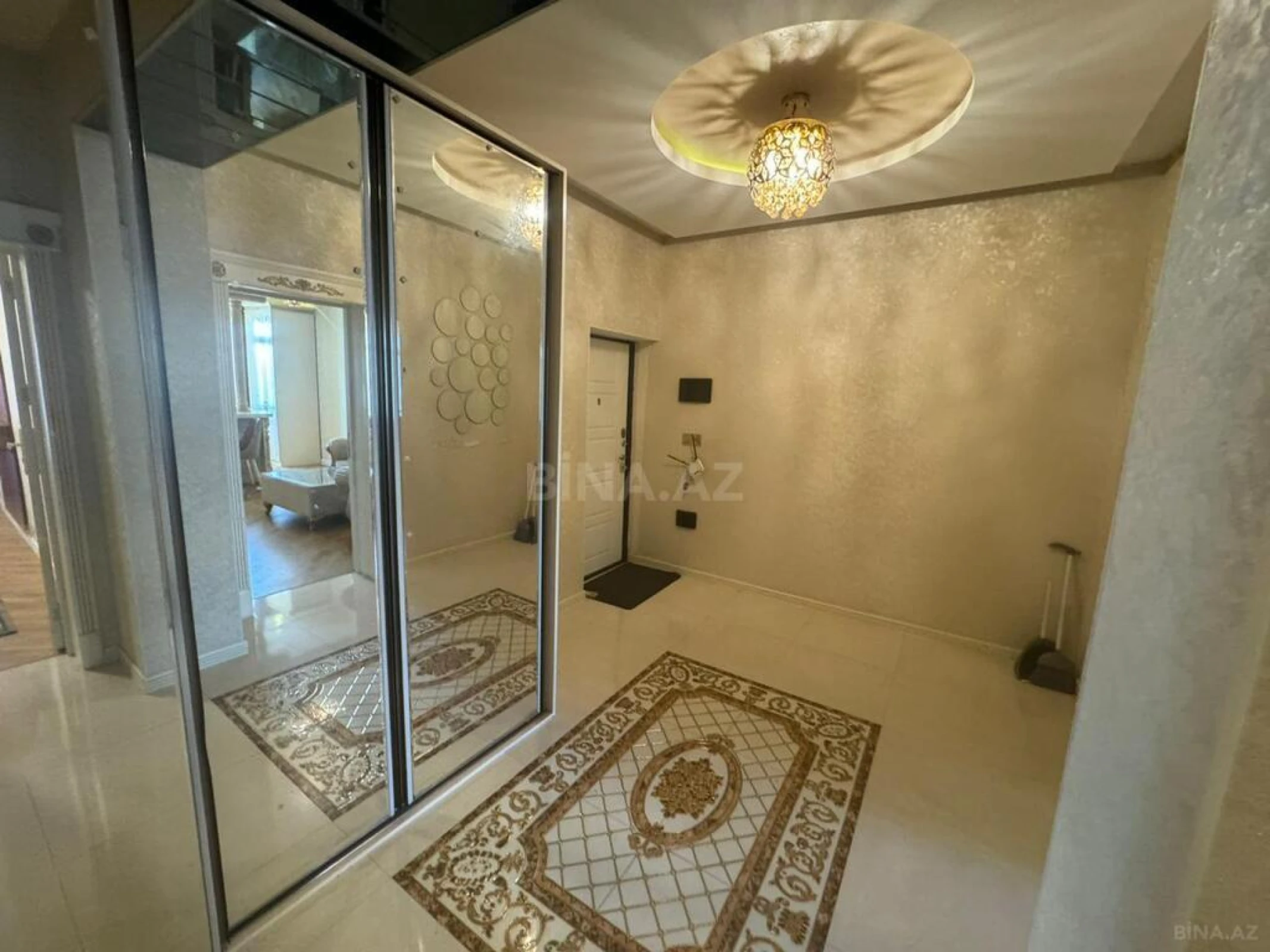 Kirayə verilir 2 otaqlı mənzil 68 m²