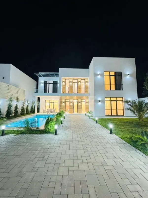 Satılır 6 otaqlı həyət evi 300 m²