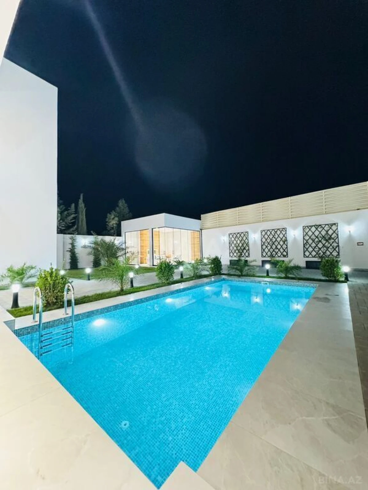 Satılır 6 otaqlı həyət evi 300 m²