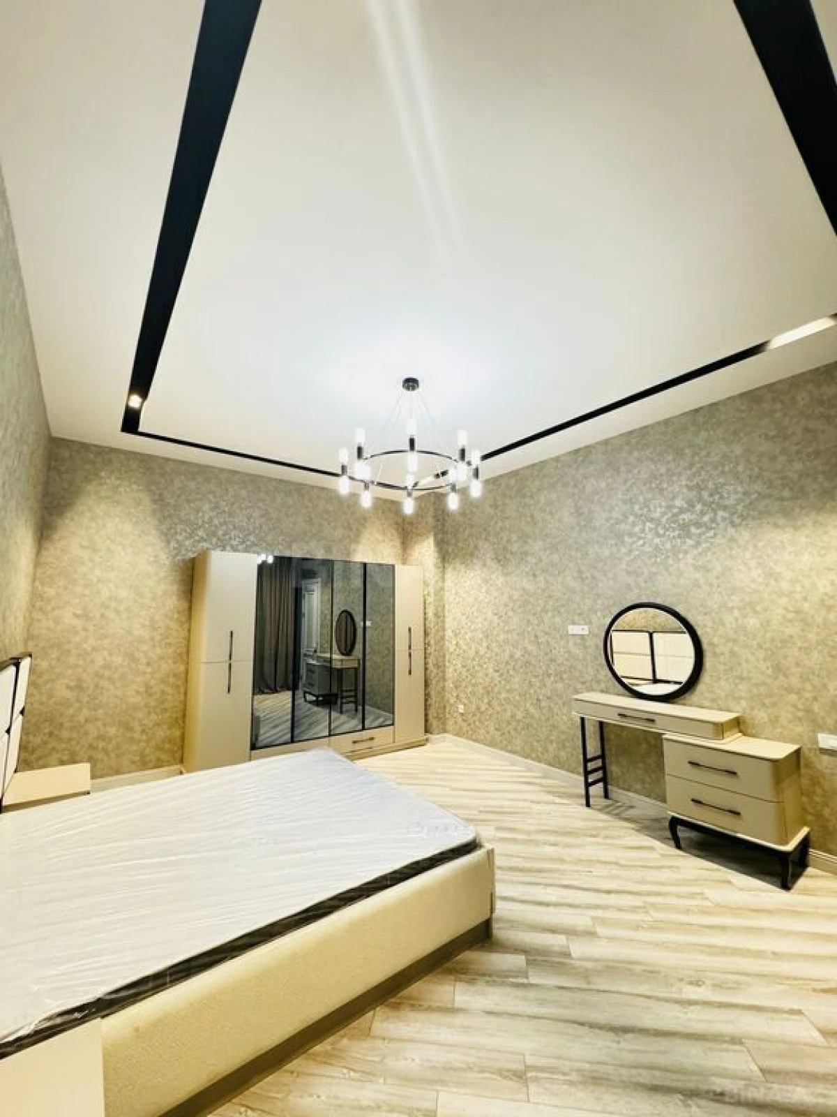 Satılır 6 otaqlı həyət evi 300 m²