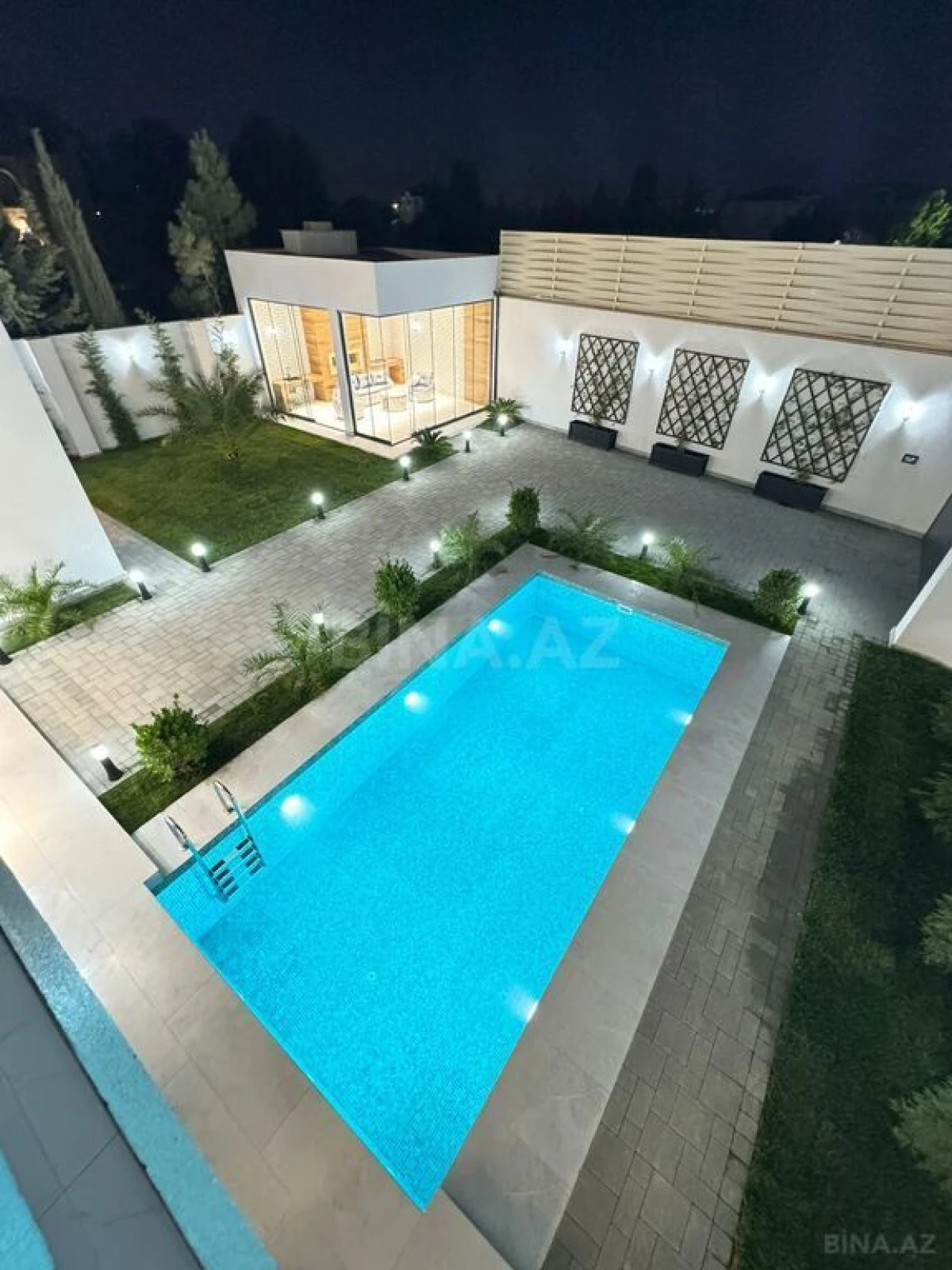 Satılır 6 otaqlı həyət evi 300 m²
