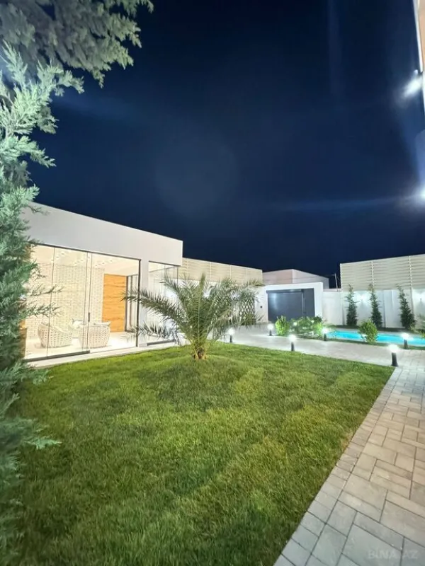 Satılır 6 otaqlı həyət evi 300 m²
