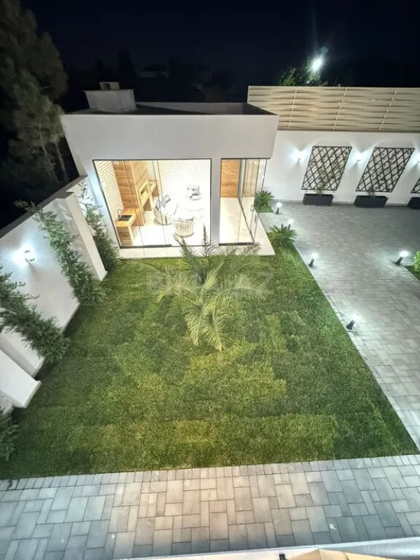 Satılır 6 otaqlı həyət evi 300 m²