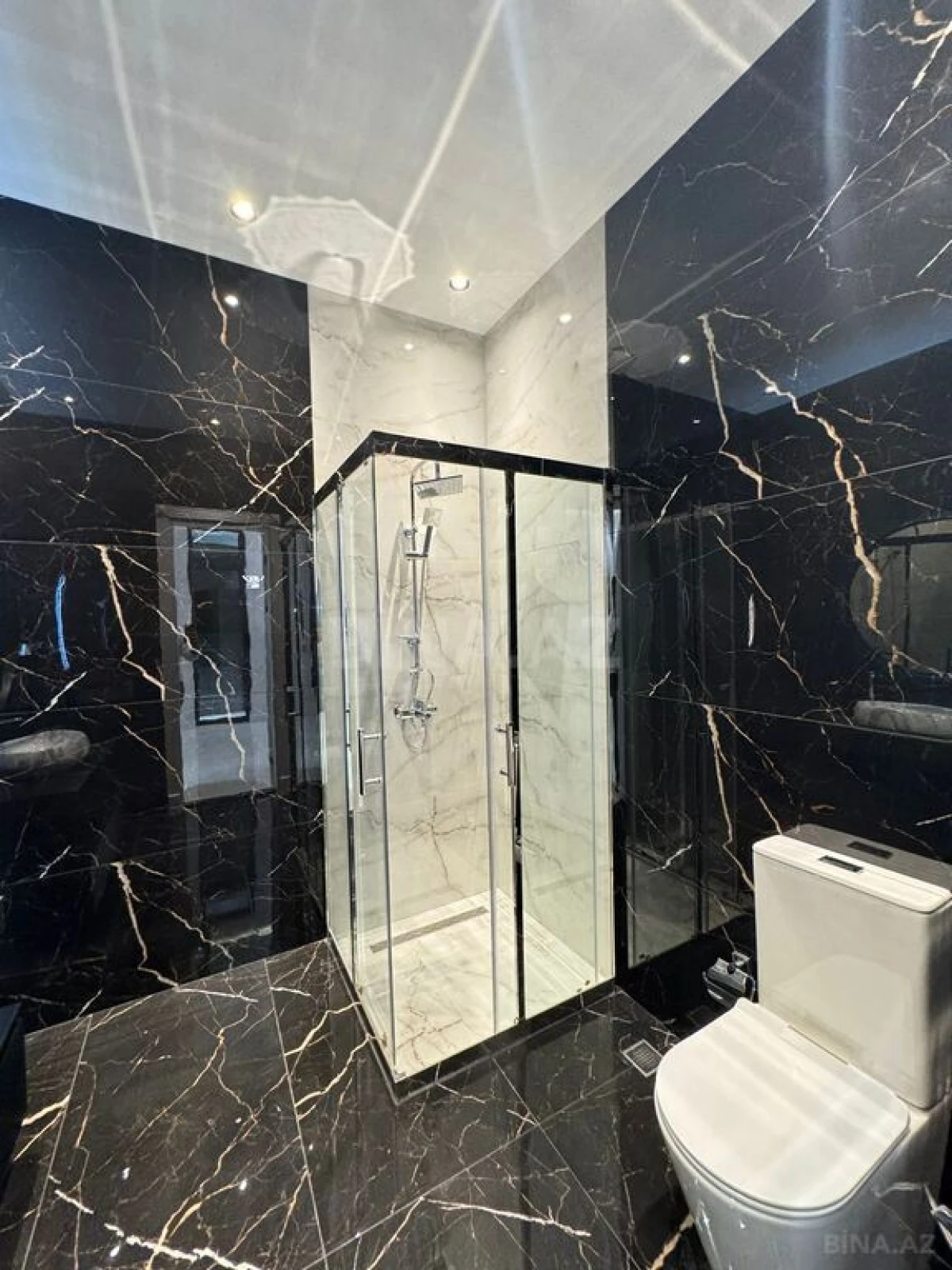 Satılır 6 otaqlı həyət evi 300 m²