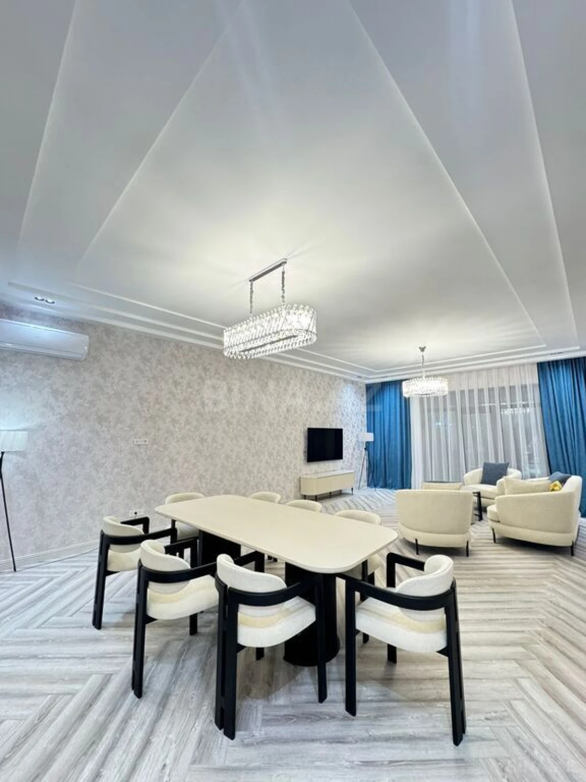 Satılır 6 otaqlı həyət evi 300 m²