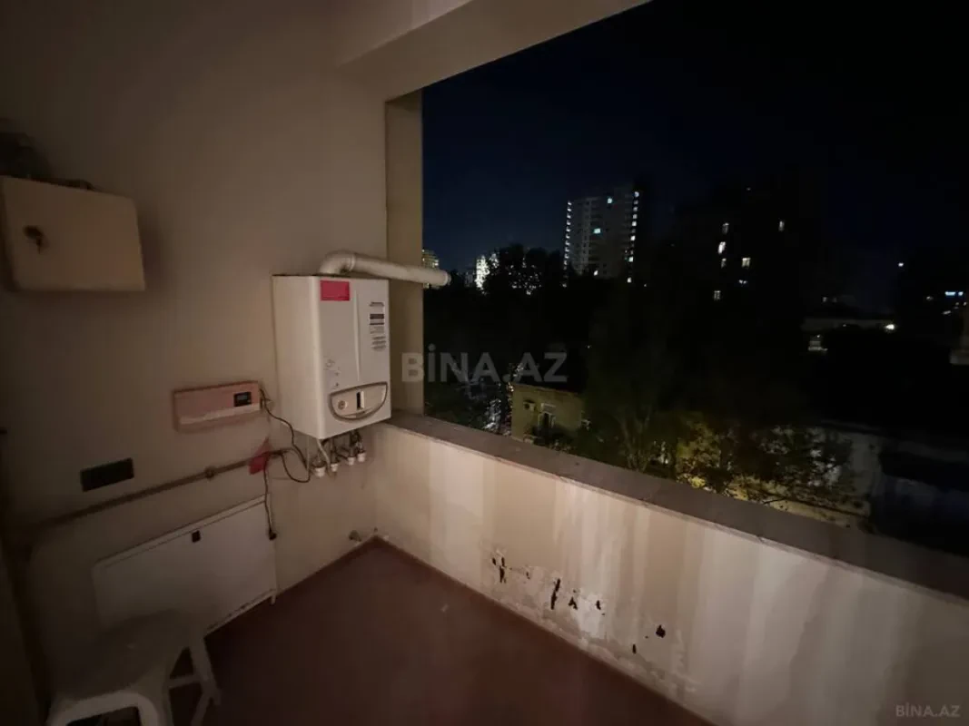 Satılır 4 otaqlı mənzil 250 m²