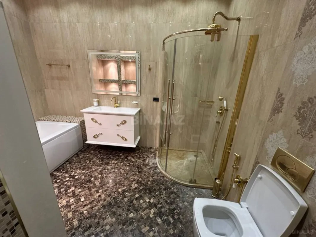 Satılır 4 otaqlı mənzil 250 m²