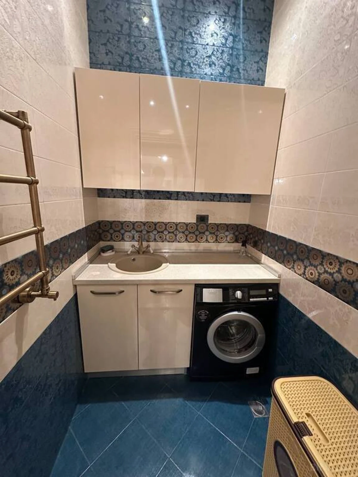 Satılır 4 otaqlı mənzil 250 m²