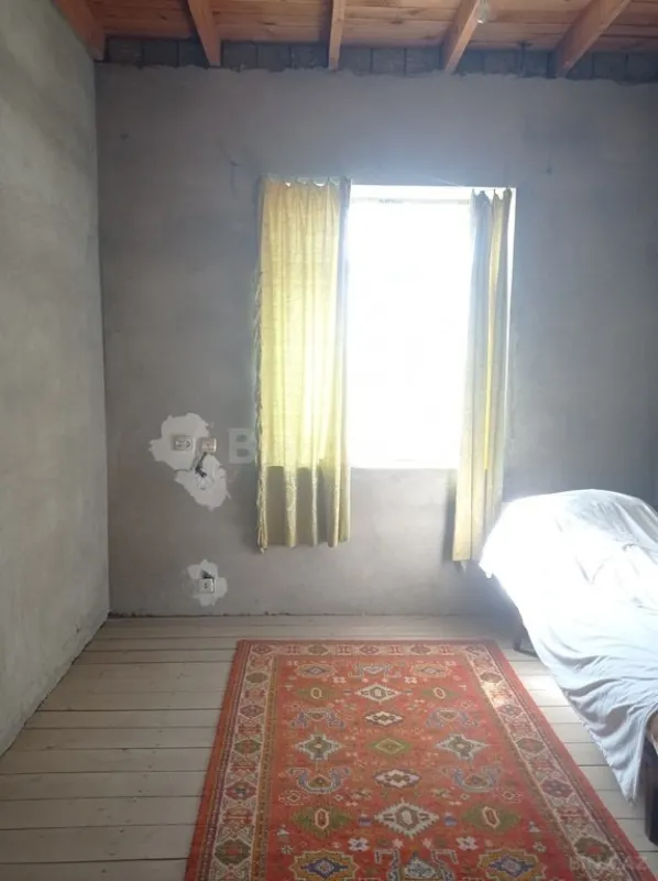 Satılır 6 otaqlı həyət evi 234 m²