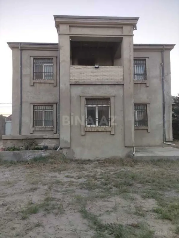 Satılır 6 otaqlı həyət evi 234 m²