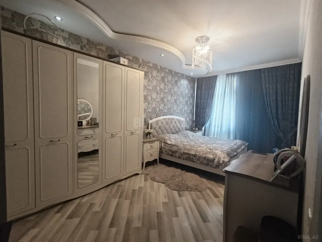 Satılır 3 otaqlı mənzil 115 m²