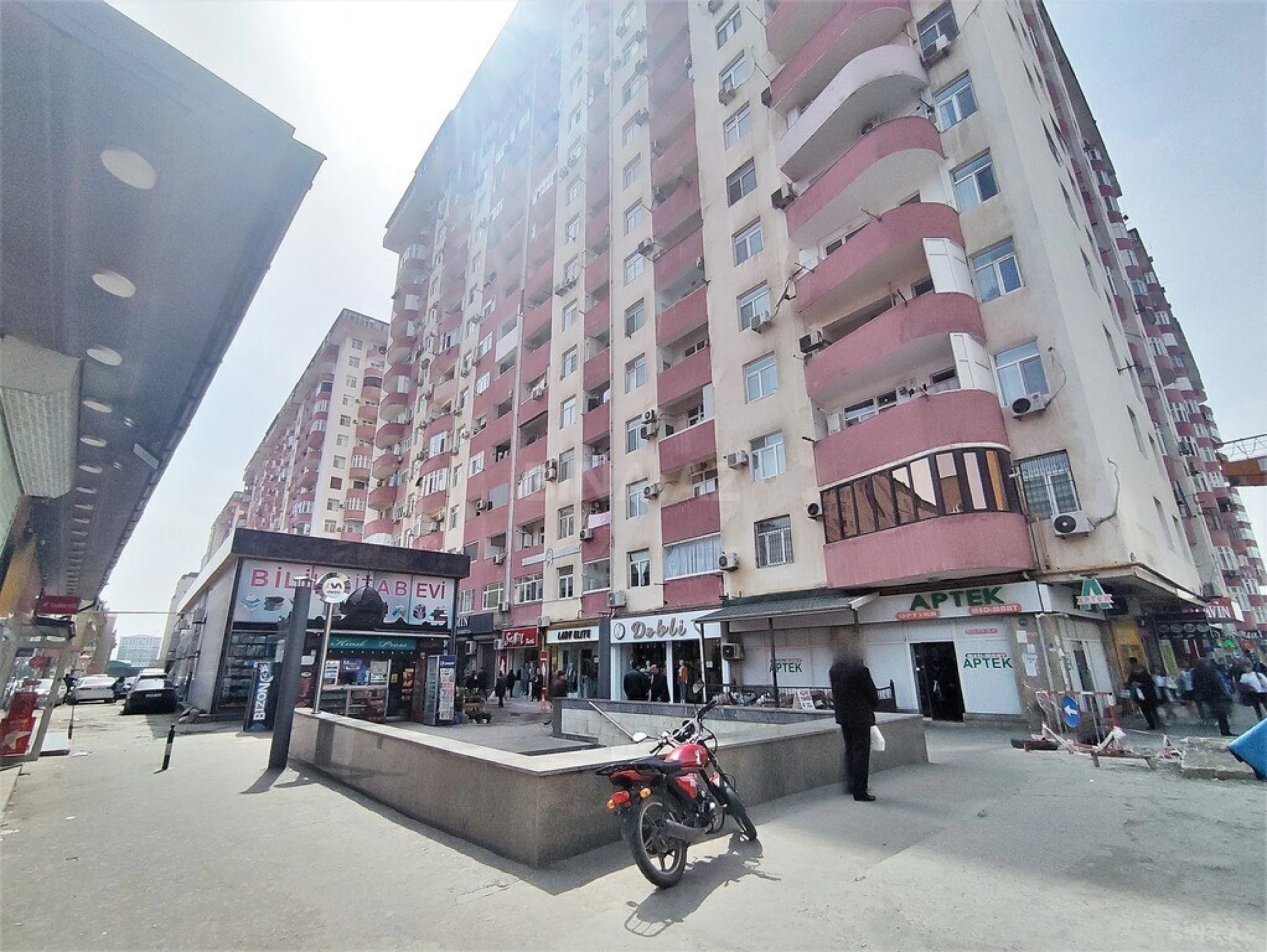 Satılır 3 otaqlı mənzil 115 m²