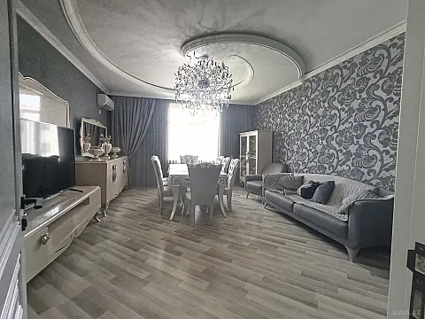 Satılır 3 otaqlı mənzil 115 m²