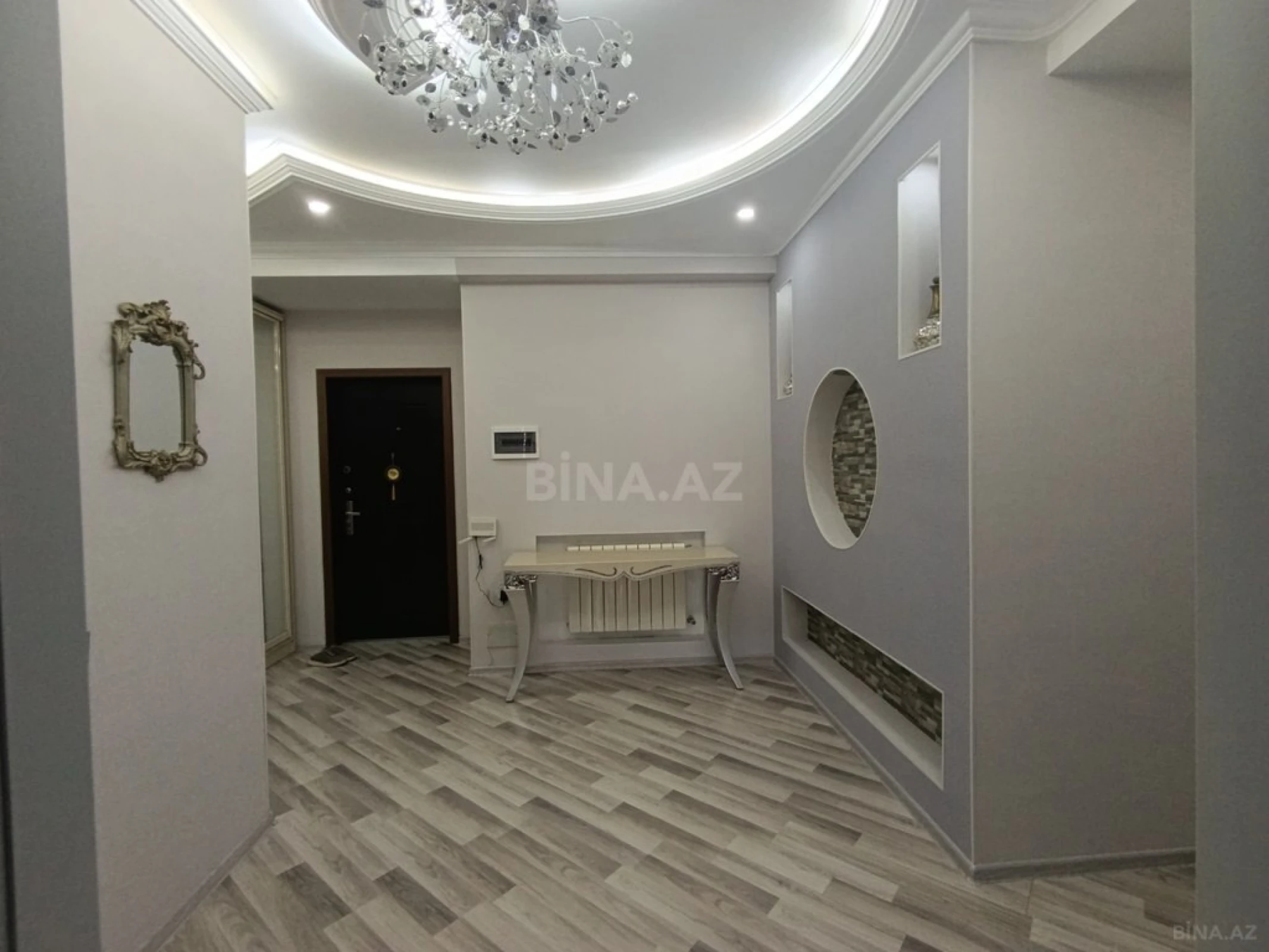 Satılır 3 otaqlı mənzil 115 m²