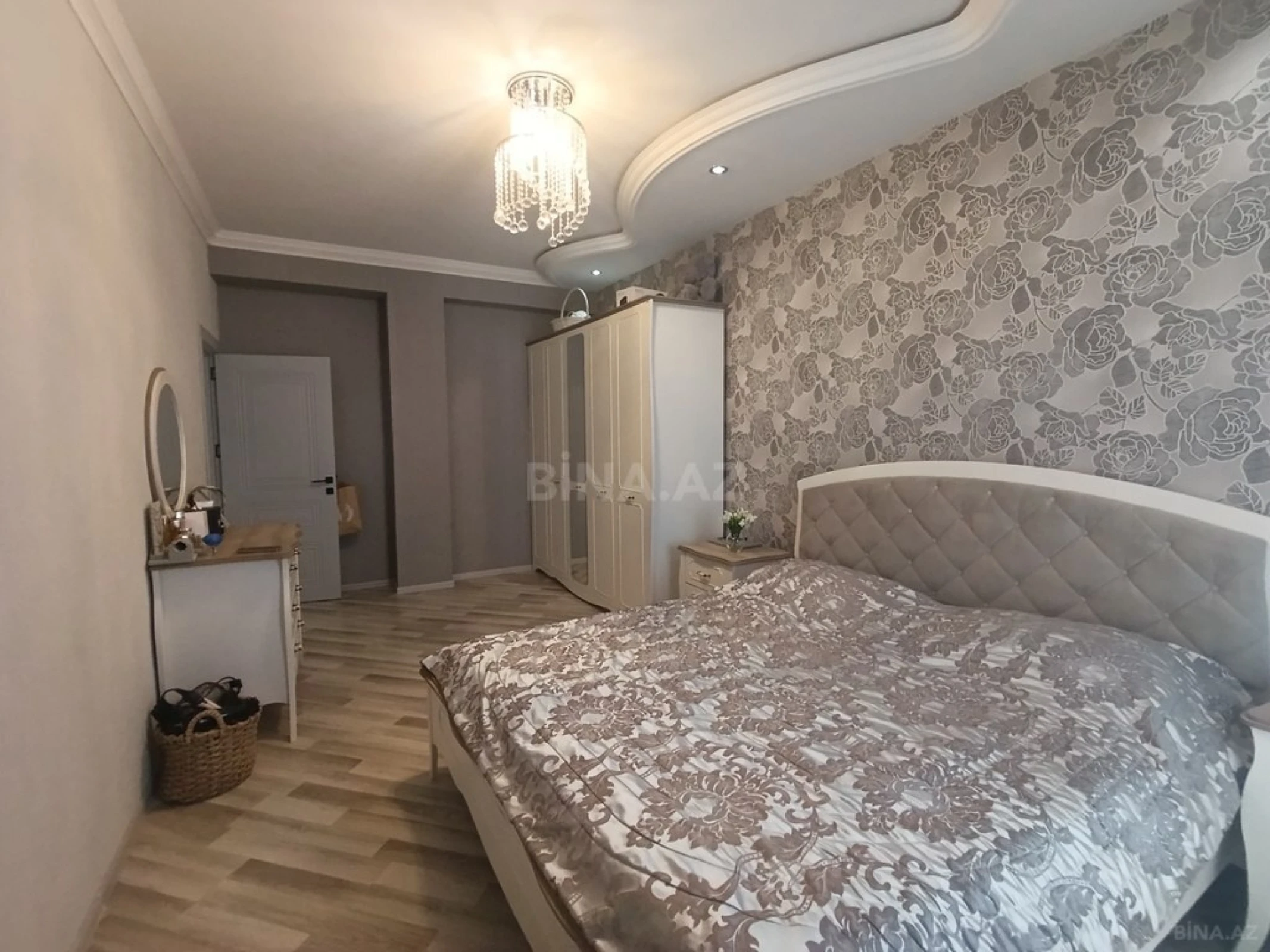 Satılır 3 otaqlı mənzil 115 m²