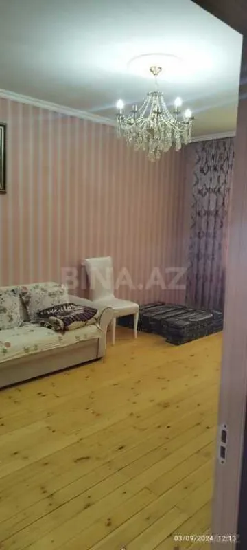 Satılır 6 otaqlı həyət evi 180 m²