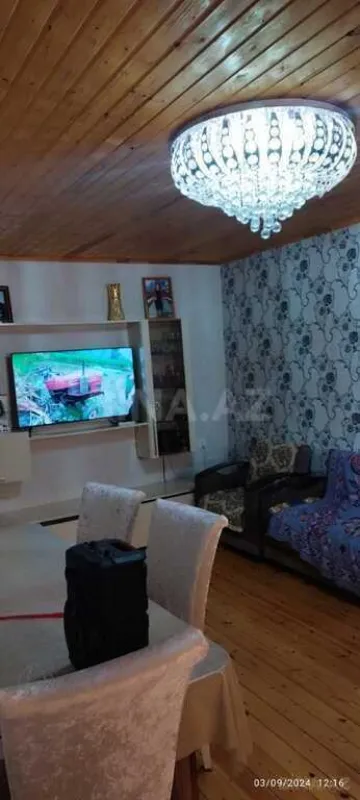 Satılır 6 otaqlı həyət evi 180 m²