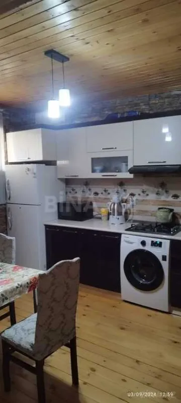 Satılır 6 otaqlı həyət evi 180 m²