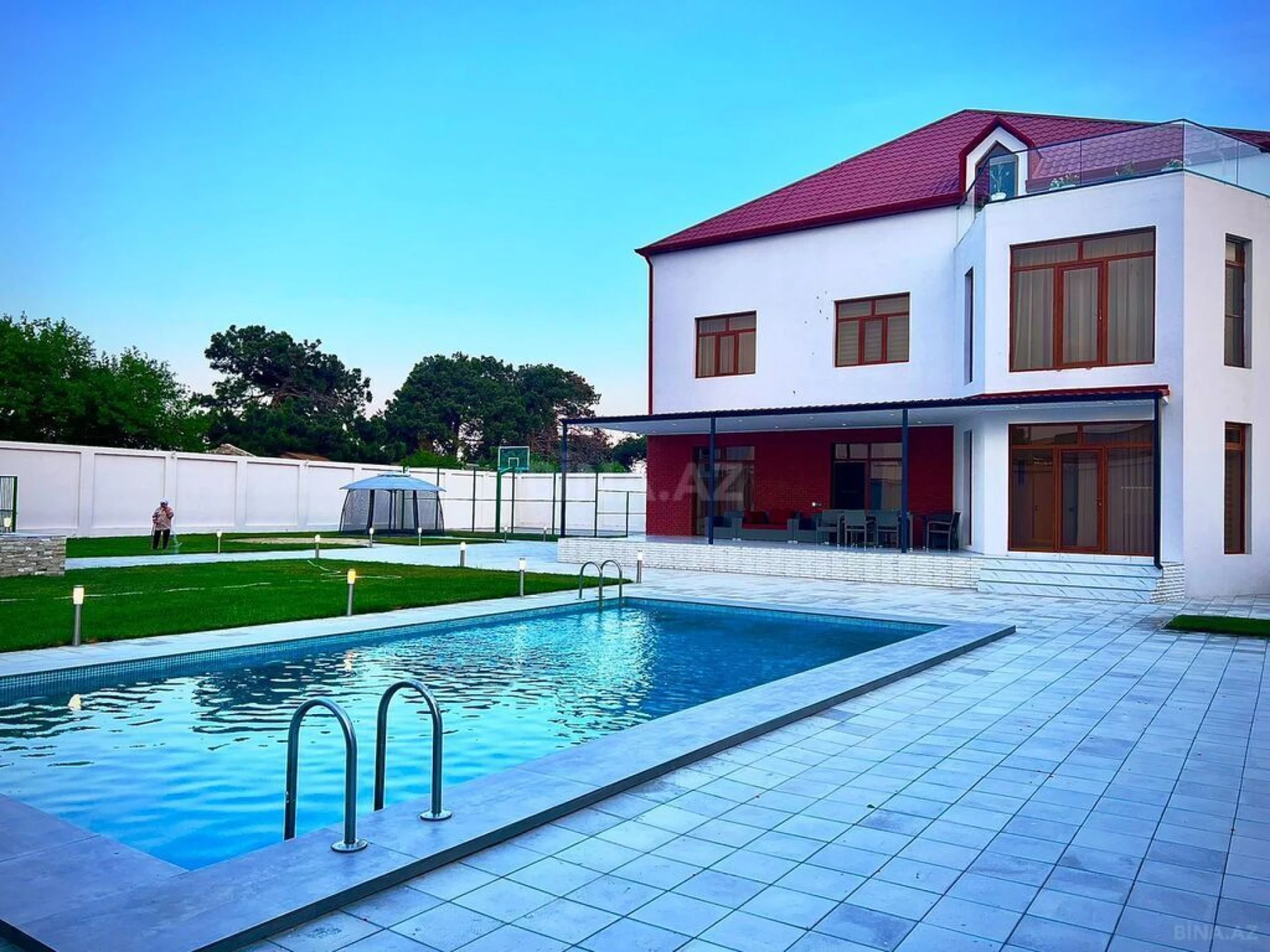 Satılır 6 otaqlı həyət evi 620 m²