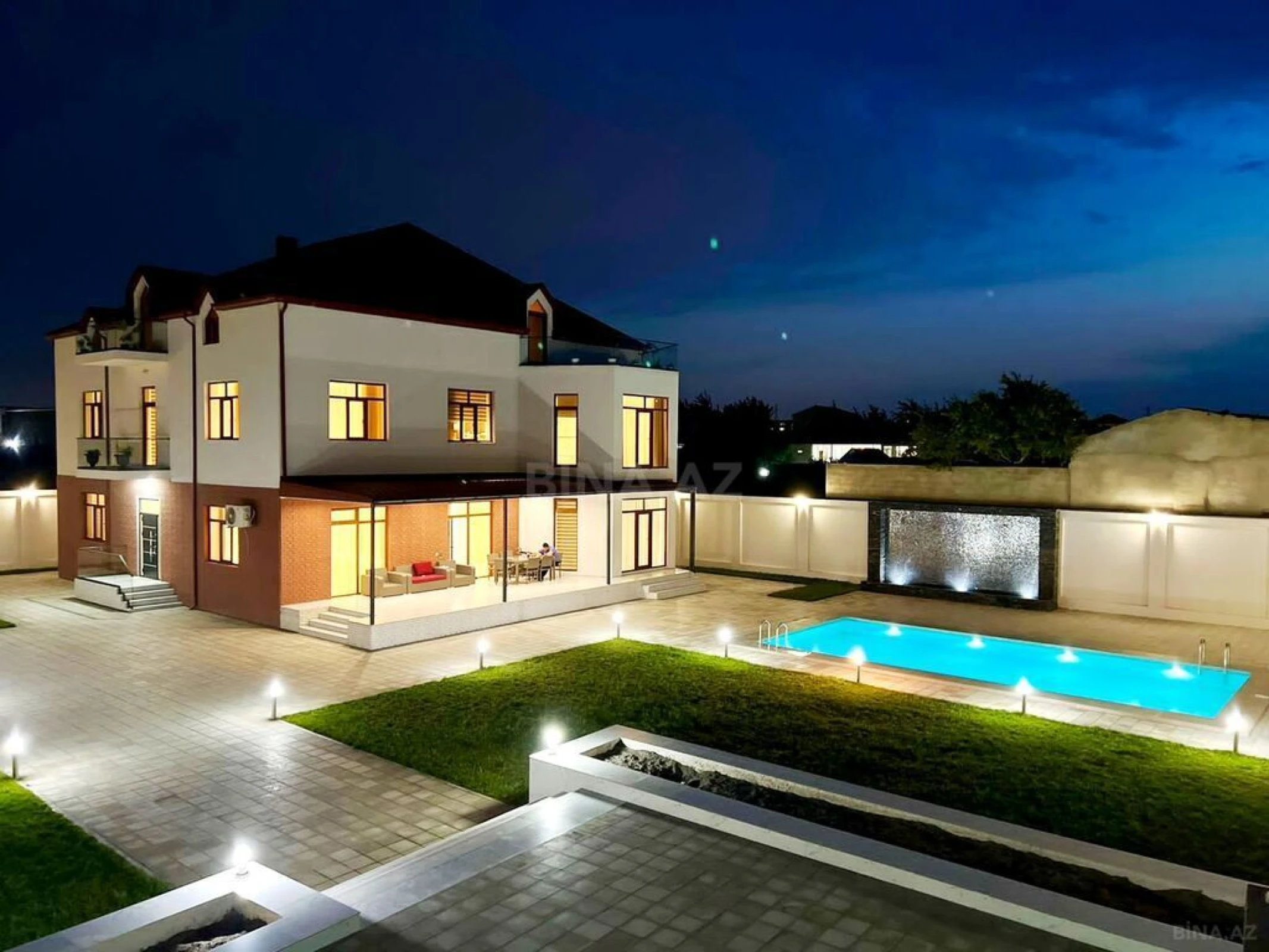 Satılır 6 otaqlı həyət evi 620 m²