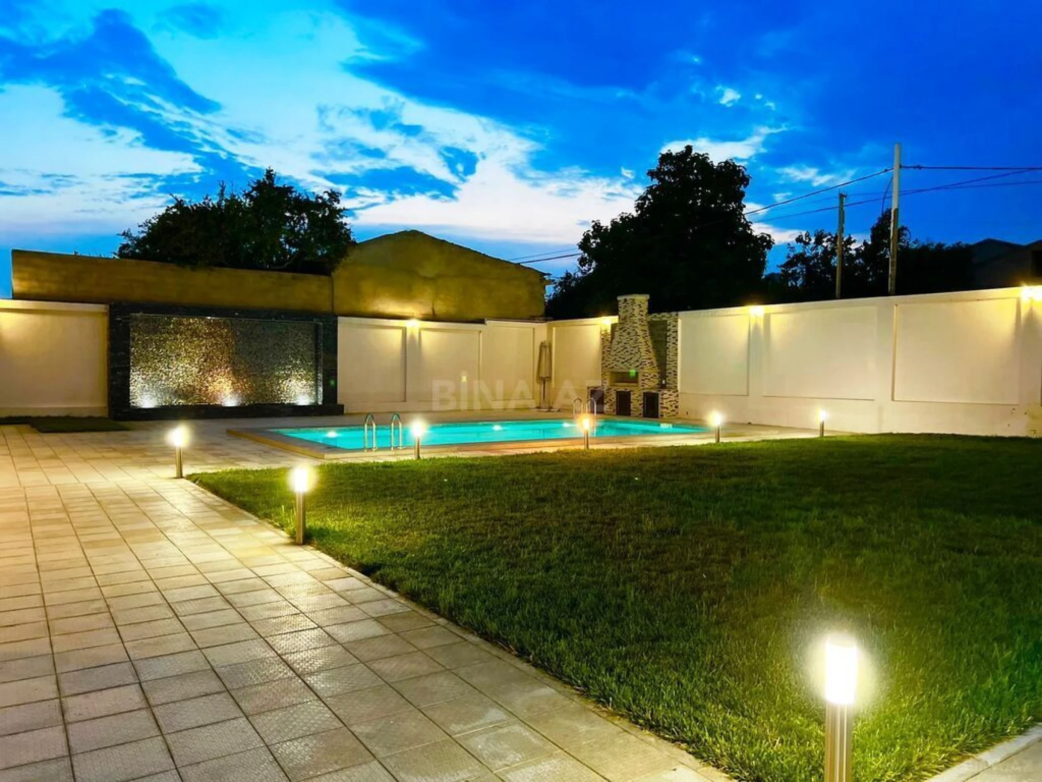 Satılır 6 otaqlı həyət evi 620 m²