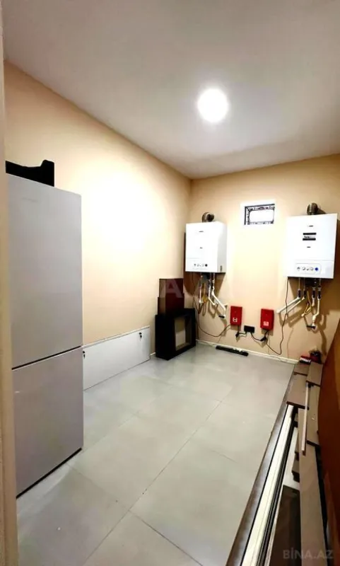 Satılır 6 otaqlı həyət evi 620 m²