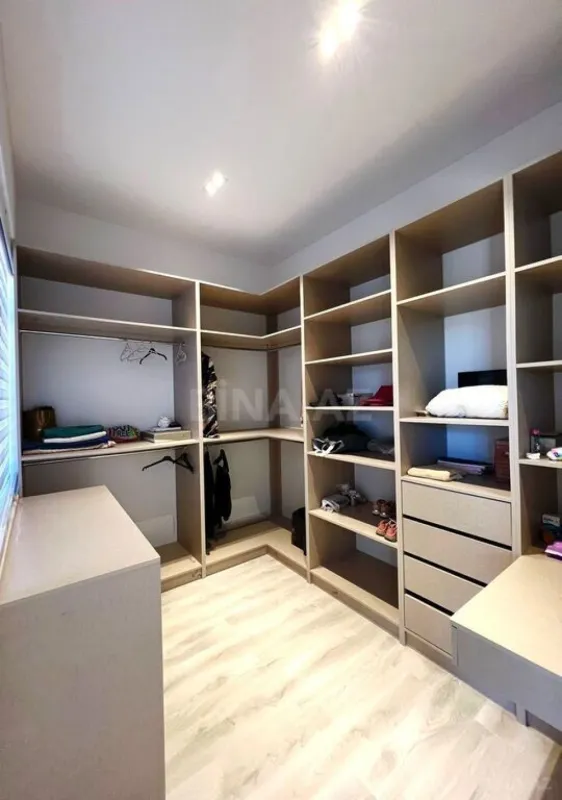 Satılır 6 otaqlı həyət evi 620 m²