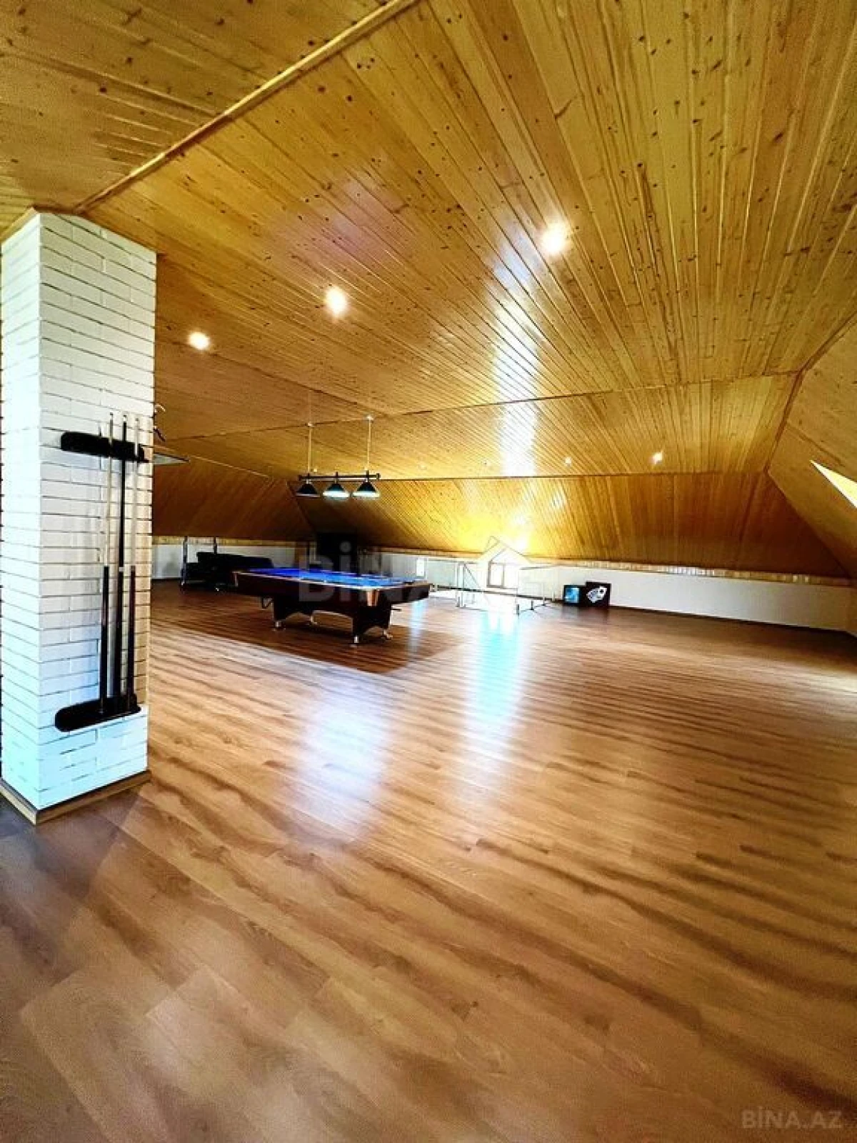 Satılır 6 otaqlı həyət evi 620 m²