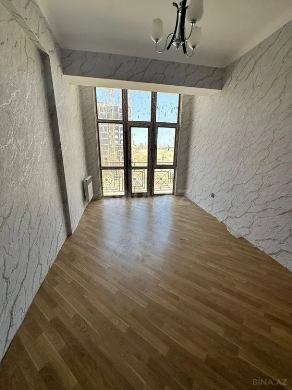Satılır 3 otaqlı mənzil 115 m²