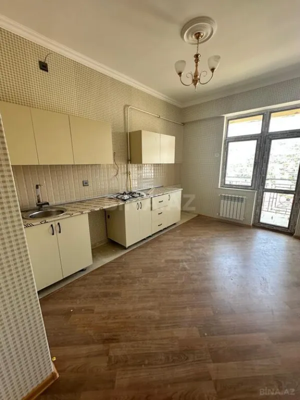 Satılır 3 otaqlı mənzil 115 m²