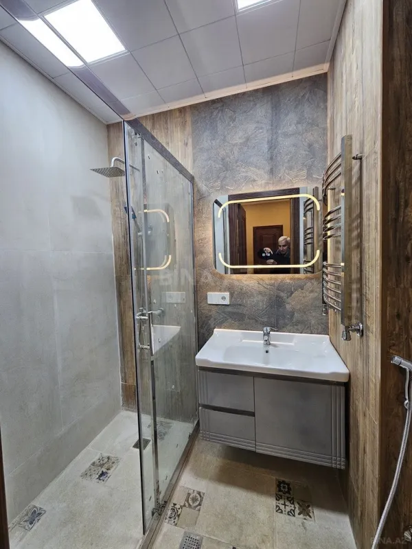 Kirayə verilir 2 otaqlı mənzil 100 m²