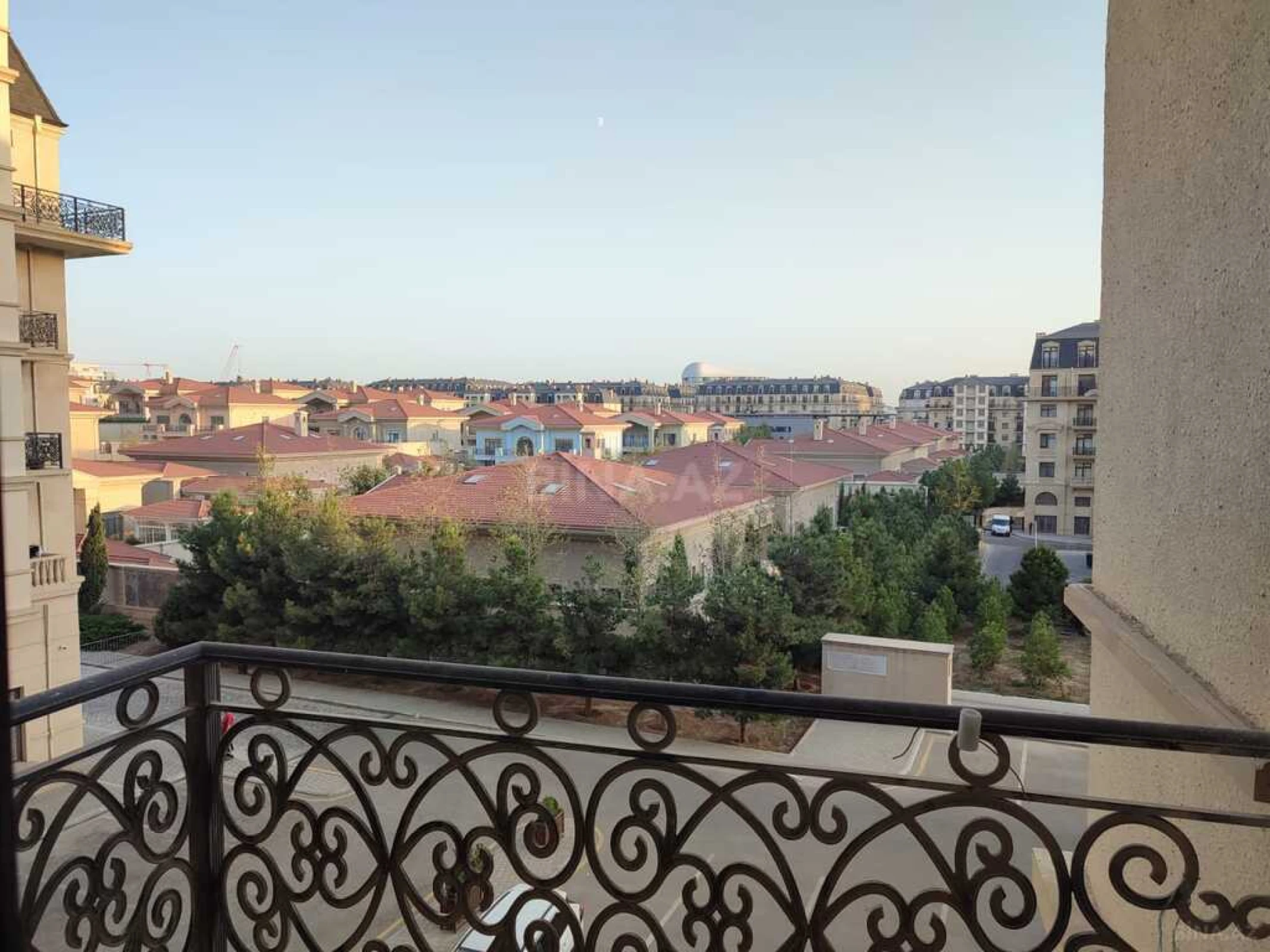 Kirayə verilir 2 otaqlı mənzil 100 m²