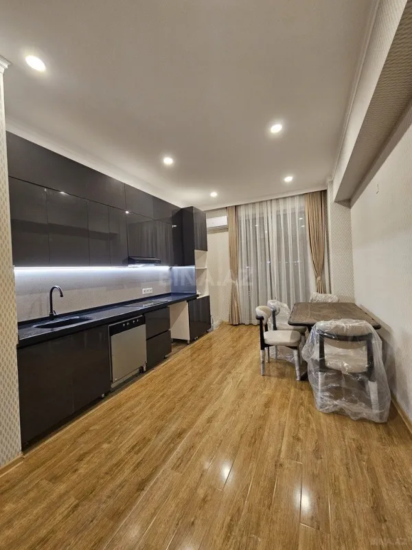 Kirayə verilir 2 otaqlı mənzil 100 m²