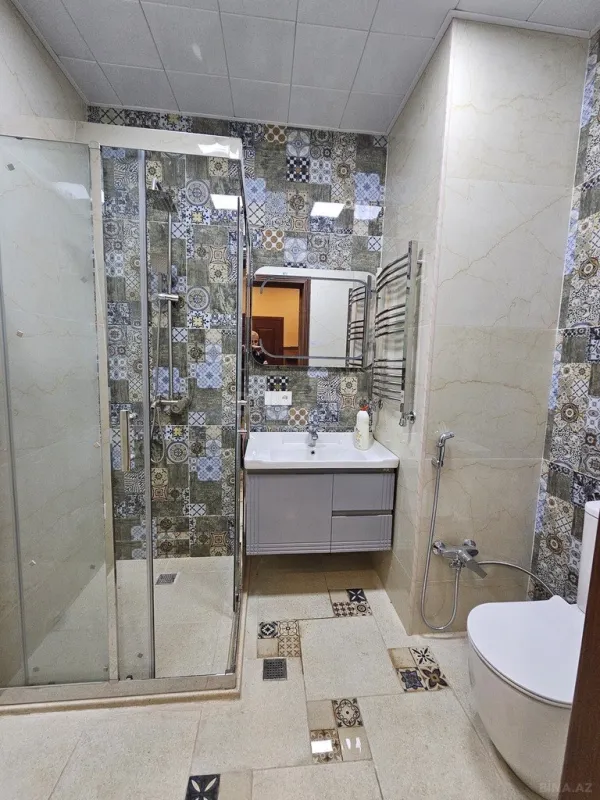 Kirayə verilir 2 otaqlı mənzil 100 m²