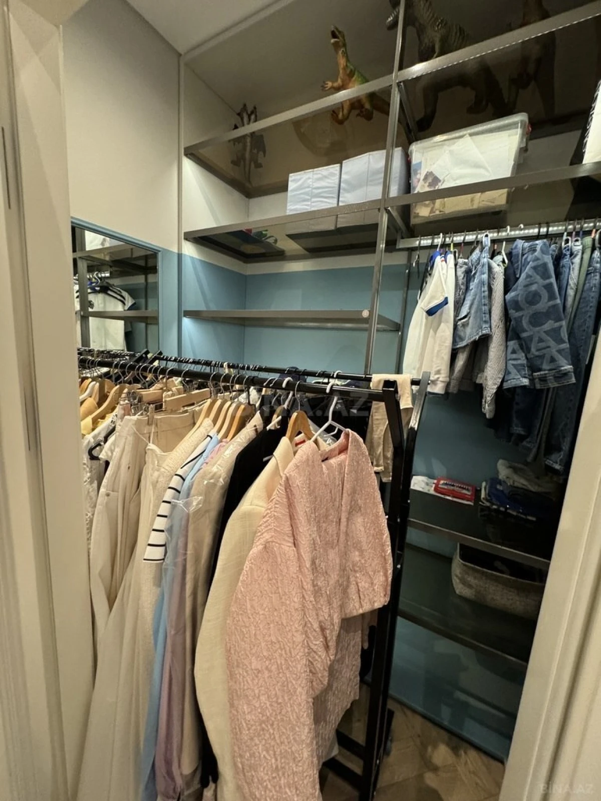 Satılır 4 otaqlı mənzil 266 m²