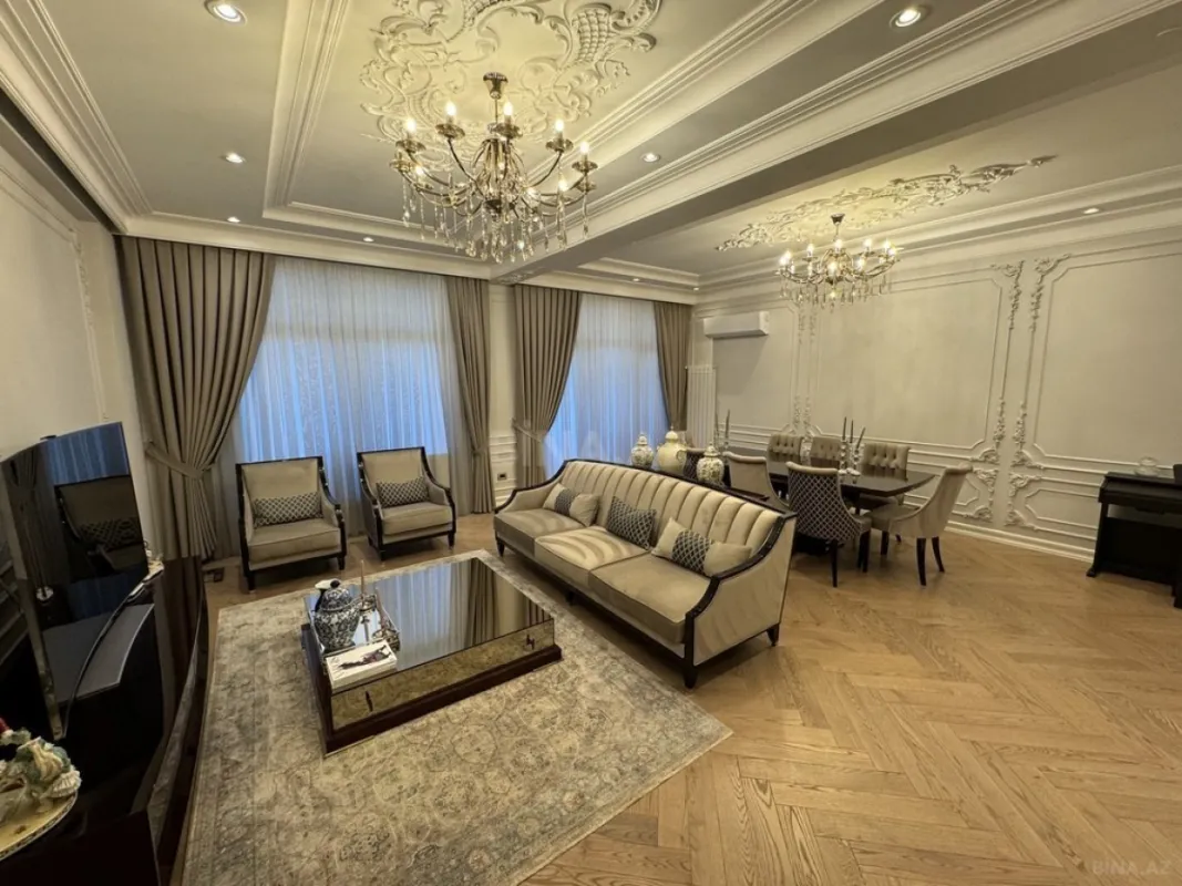 Satılır 4 otaqlı mənzil 266 m²